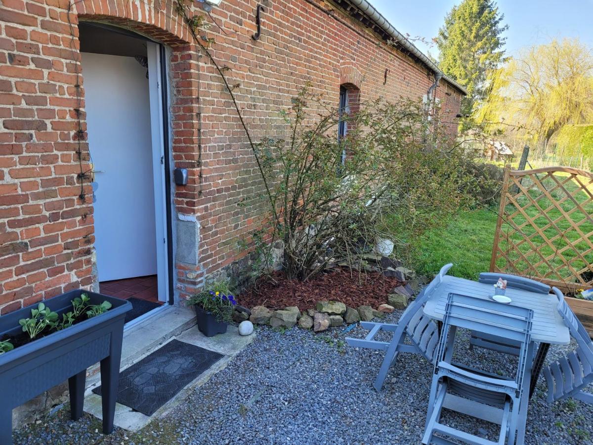 Studio Bienvenue Du Cote De Chez Nous Avec Jardin Privatif Wignehies Exterior photo