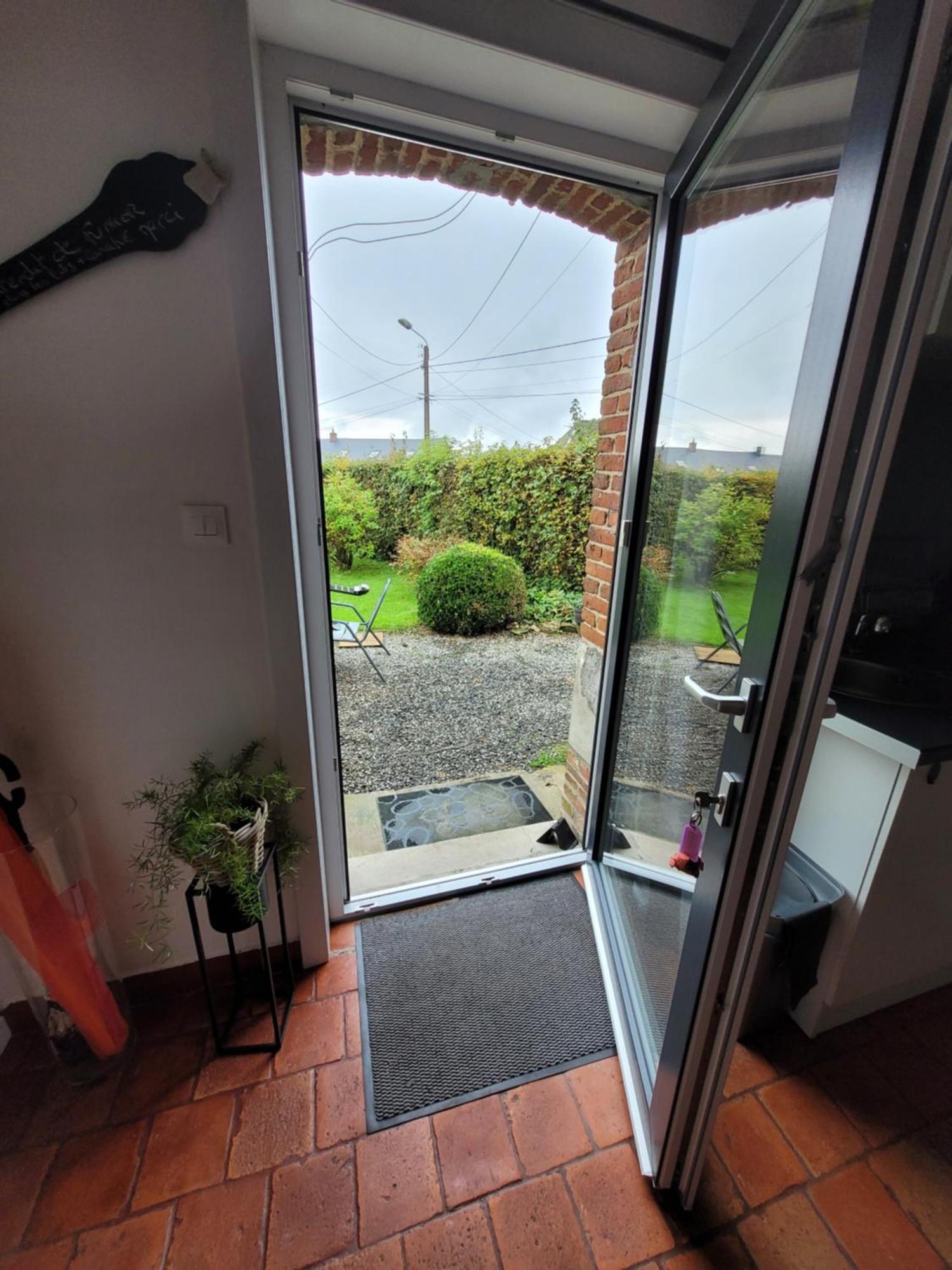 Studio Bienvenue Du Cote De Chez Nous Avec Jardin Privatif Wignehies Exterior photo